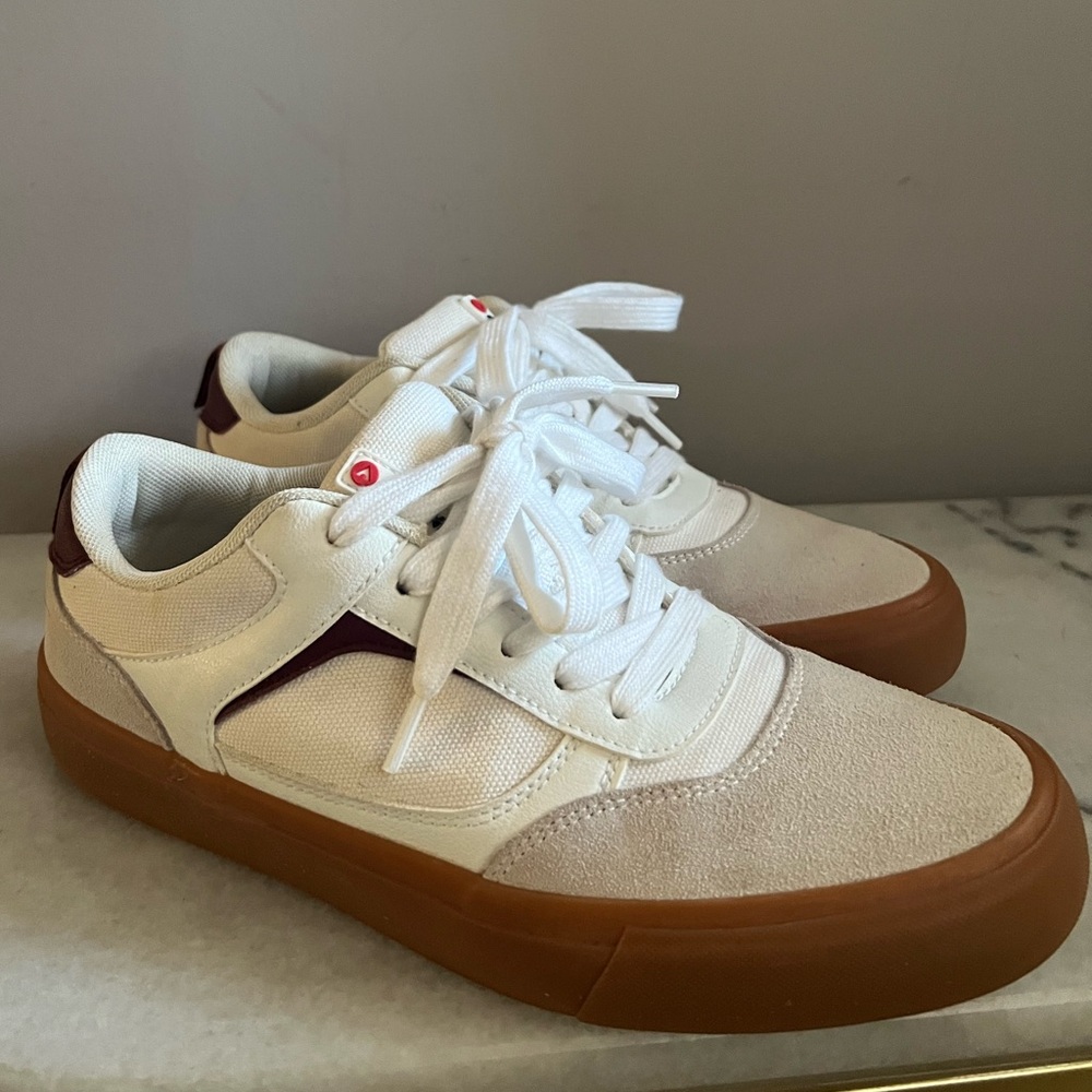 Airwalk Skate Shoe - size 40 - men’s 7.5, women’s 9/9.5 LIKE NEW